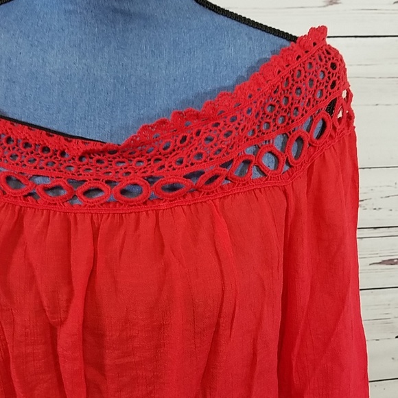 NWT Gorgeous Red Off Shoulder Blouse - Picture 2 of 5